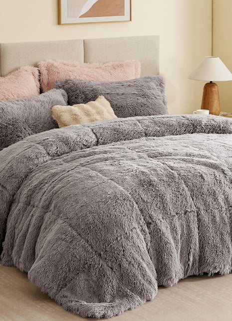 Malea Shaggy Comforter Set, Long Faux Fur Cozy down Alternative, Modern Casual Ultra Soft All Season Fluffy Bedding with Matching Sham, King/Cal King, Grey 3 Piece